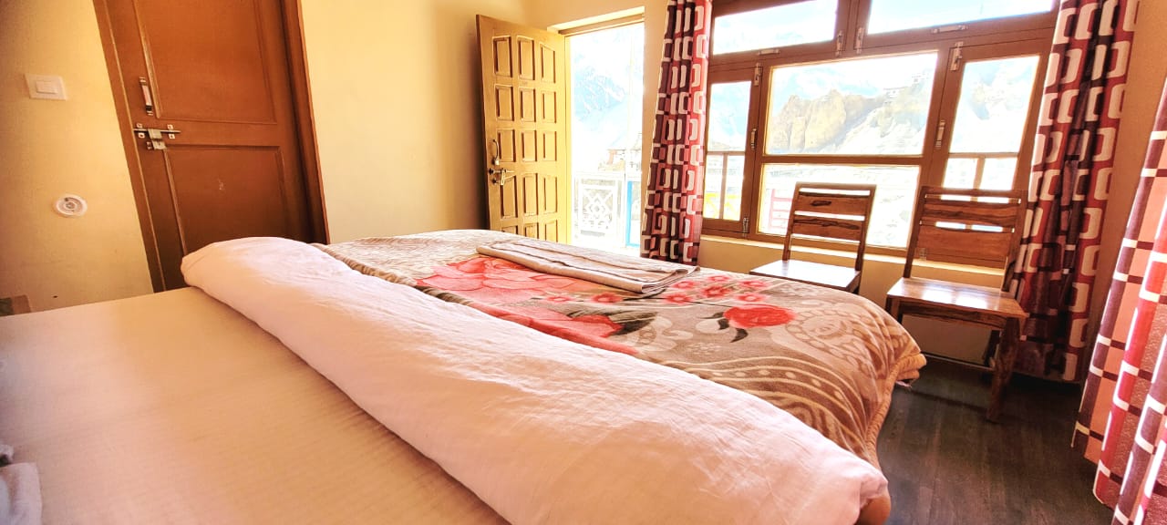Hotel Zhiwa Ling,